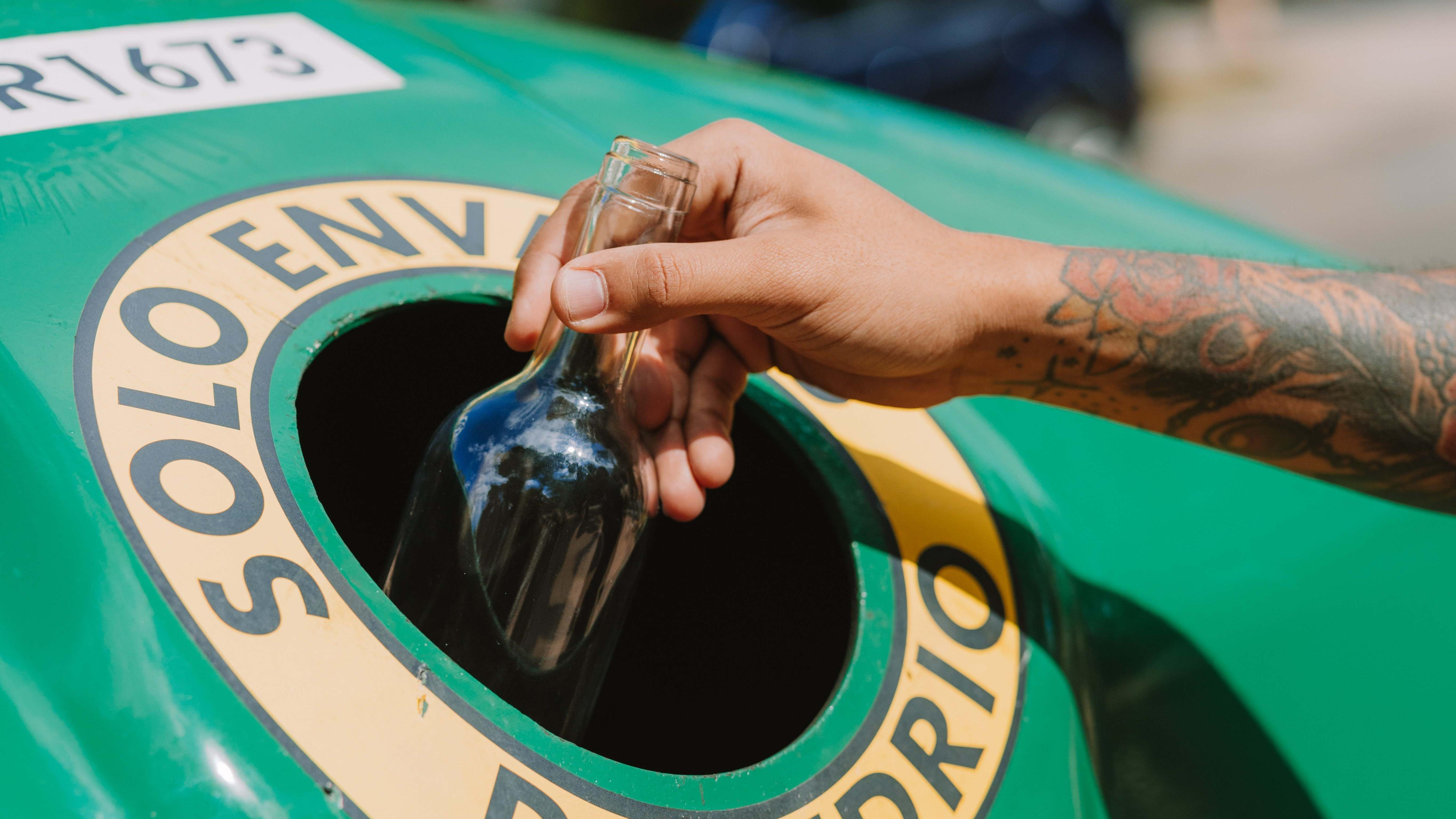 ciudadano reciclando